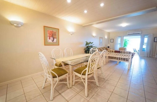 #4 Bayview: Waterfront Villa