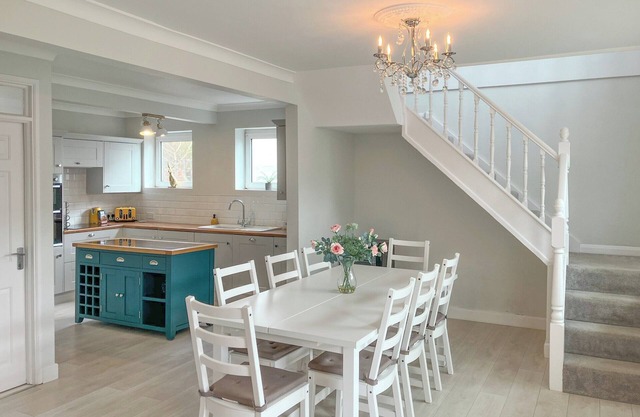 4 bedroom accommodation in Hayling Island