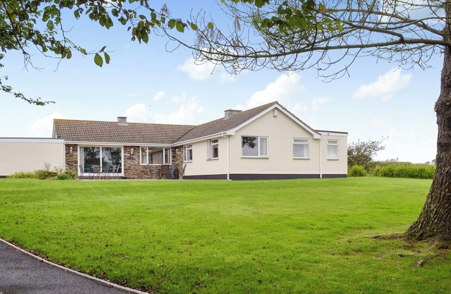 4 bedroom accommodation in Crantock, near Newquay