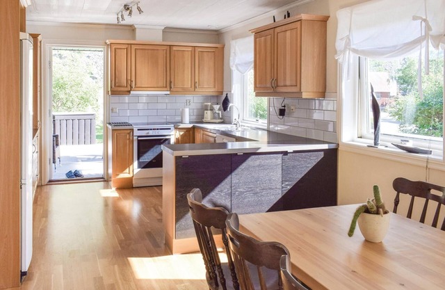 4 bedroom accommodation in Dirdal