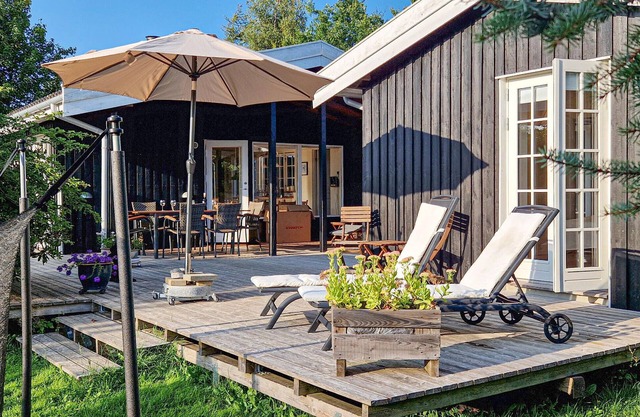 4 bedroom beautiful home in Græsted