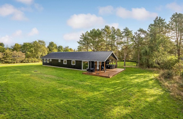 4 bedroom beautiful home in Rødby