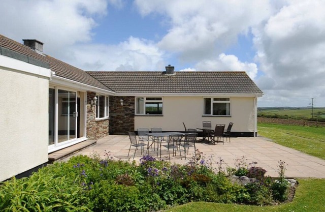 4-bedroom bungalow set in a secluded location