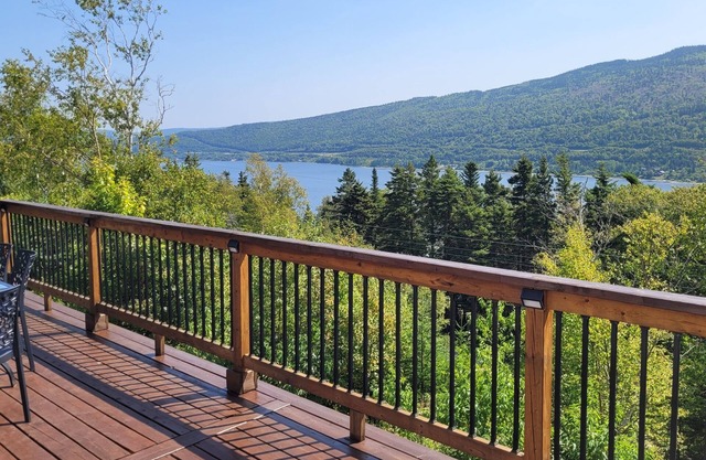 4 Bedroom Lake View Chalet in the Exclusive Humber Valley Resort