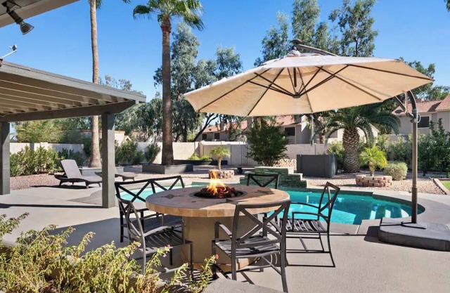 4 Bedroom Chandler Desert Paradise, Pool, Hot-tub, Large Open Patio