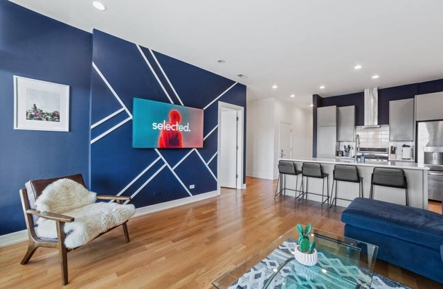 4 Bedroom Condo in Ukranian
