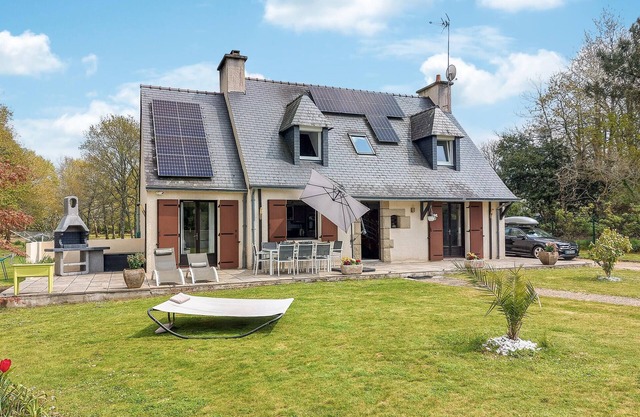 4 bedroom cozy home in Riec-sur-Belon