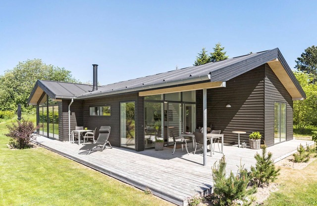 4 bedroom cozy home in Knebel