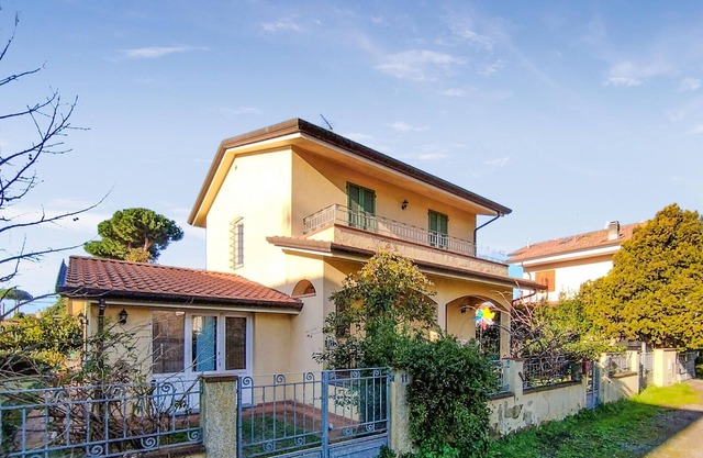 4 bedroom cozy home in Lido di Camaiore