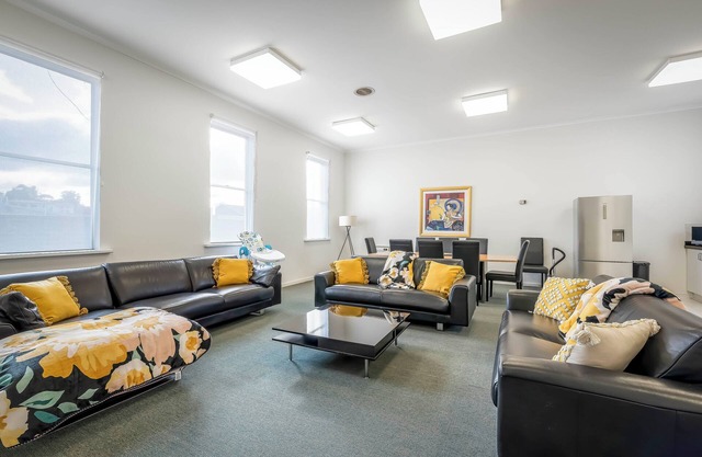 4 Bedroom House - Hobart CBD - Free Parking