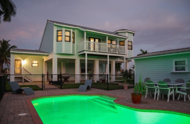 4-bedroom house with pool steps from the dock!