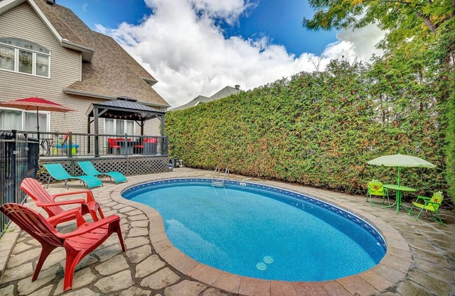 4 bedroom house with heated pool and gym