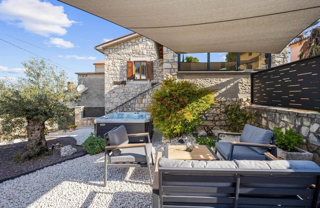 4 bedroom nice home in Vlasici - Krsan
