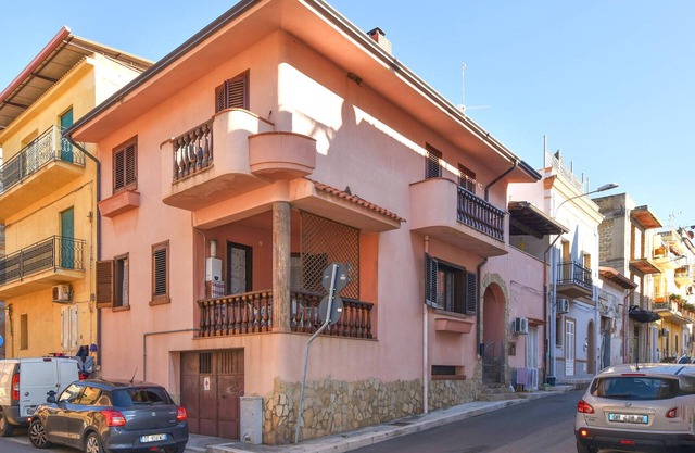 4 bedroom stunning home in Trappeto