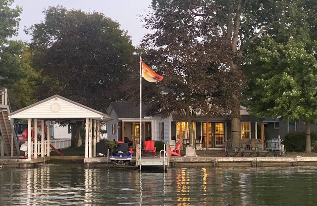 4 BR 2 Bath, Indian Lake waterfront sunset cottage.