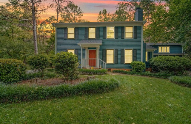4-BR South Charlotte Getaway — Min to Everything!