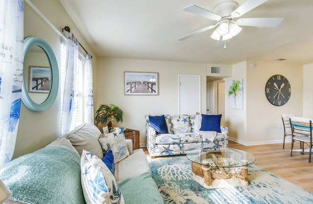 4 Mi to Beach: Charming Port Charlotte Home!
