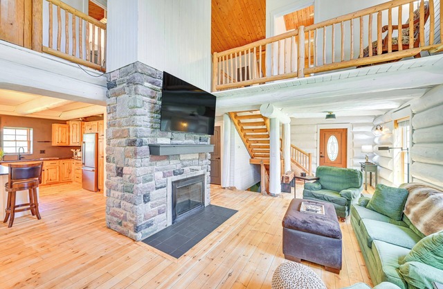 4 Mi to Dtwn: Spacious Family Cabin in Jonesville!