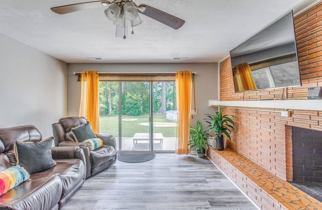 4 Mi to Loris Nature Park: Family Home w/Yard