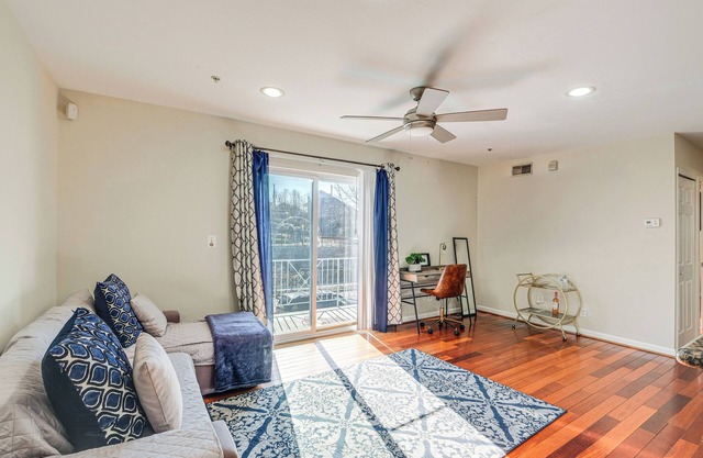 4 Mi to Nationals Park: DC Condo w/Balcony!