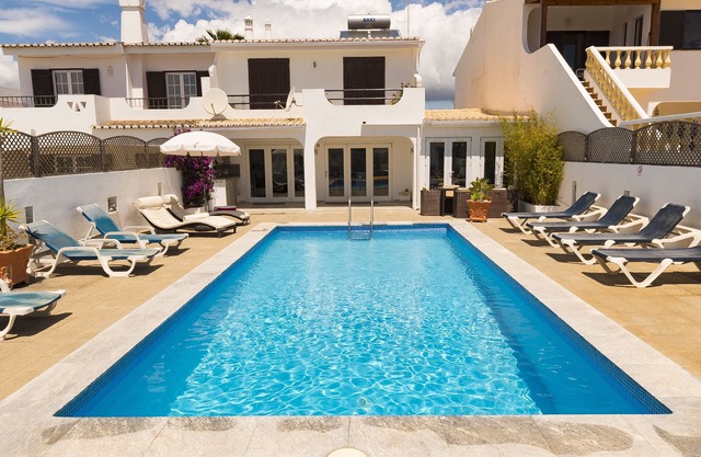 4 or 5 bedroom Villa rental luz Sleeps 8 or10, Heated Pool Available, Air con,