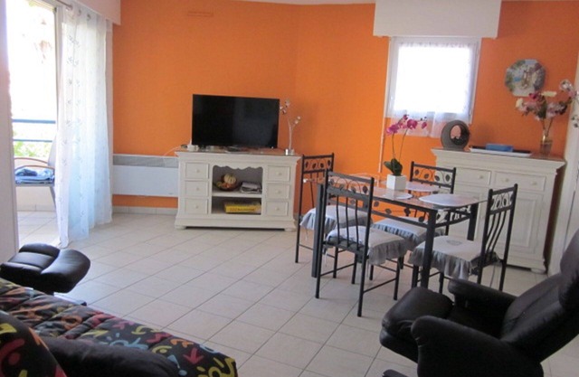 4-PERSON APARTMENT AIR-CONDITIONED SWIMMING POOL PARKING AND WIFI