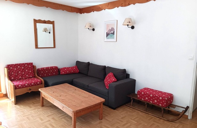 4-room apartment with balcony, parking and ski locker in Puy-Saint-Vincent