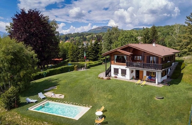 4-room house in absolutely quiet and all-day sunny south facing with dream view