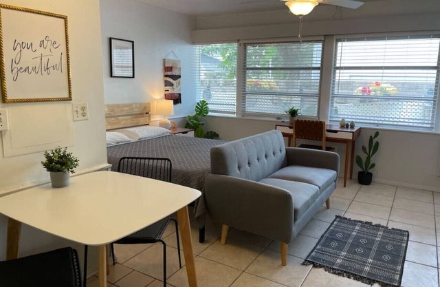 4 · Seaside Artisan Apartment 4