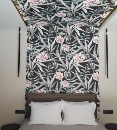 4 Seasons Luxury Apartments