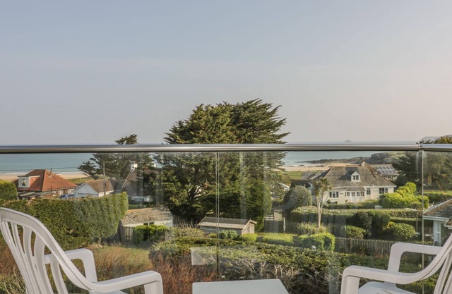 4 Star Apartments With Balcony & Stunning Sea Views