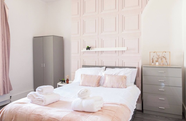 40% discount on long term stays- Large comfy home