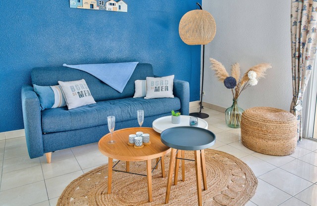 400m from the sea, apartment with terrace for 2