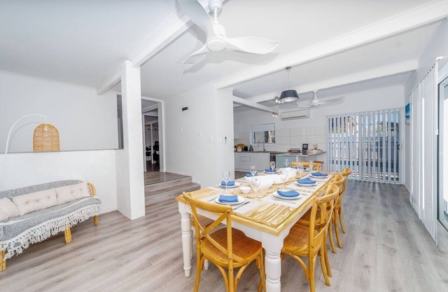 4BR Coastal Retreat with Pool – Sleeps 10 – Family Friendly