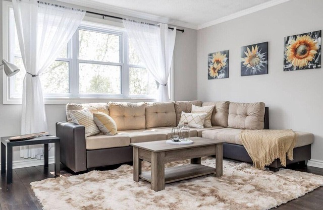 4BR Home w/Hot Tub, Firepit Near Innisfil Beach