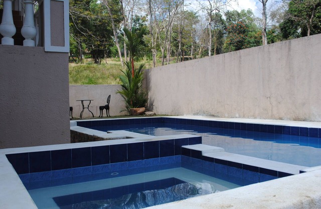 4BR House w/Pool and Billiards @Terrazas 20 pax rate