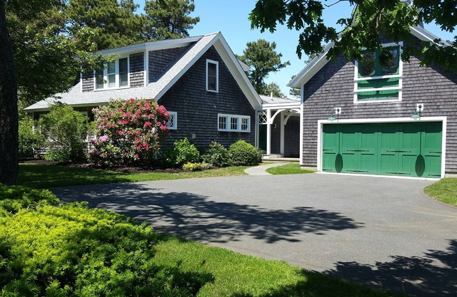 4BR+Loft Beautiful Chatham-Year Round-Sleeps up to 8 & 1 Mile to Town *Video*