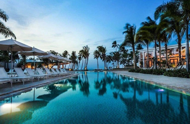 4BR Spectacular Waterfall Villa @ Dorado beach