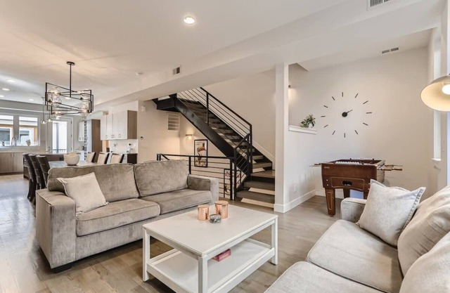 4BR Upscale Townhome/Roof Top w/Skyline Views