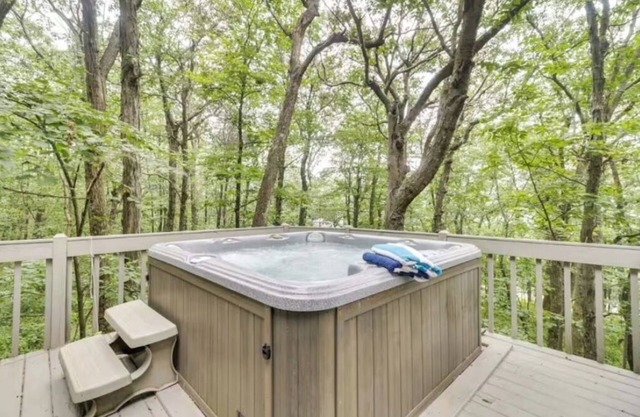 4min to Ski: Mntn View Hot Tub Foosball Fireplace