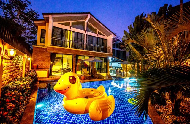 4poolvillas