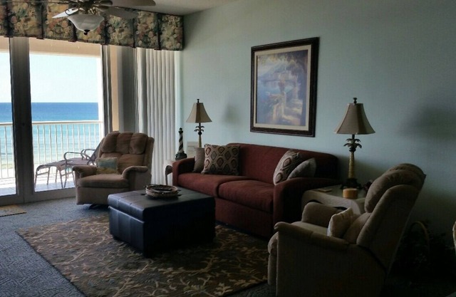 4th Floor ~ Blessed Beauty! Walk In Shower! Open Aug. & Sept. Dates!