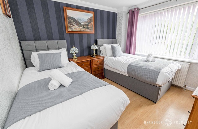 5 bed house, cntrl bmouth, free parking, garden