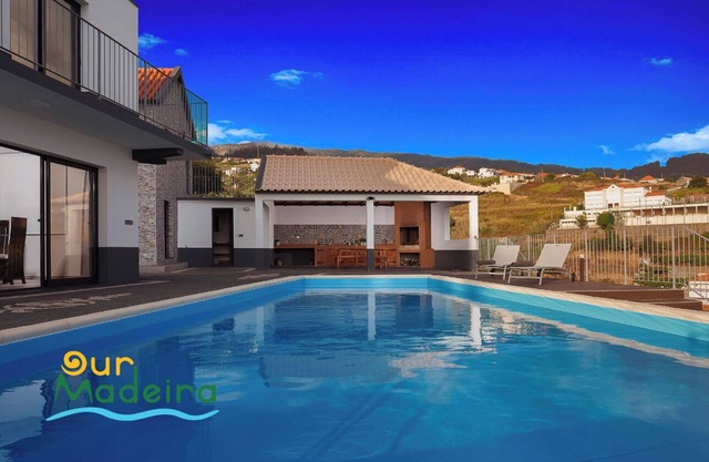 5-bed in Calheta, pool, gym, games room | Rosalina