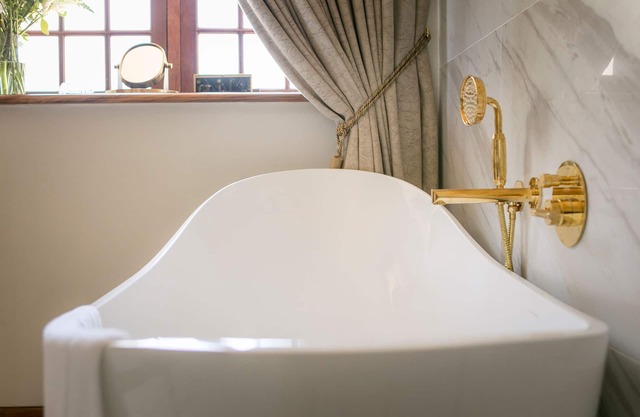 5 Bedroom, 5 star, 18th century, exclusive use guest house