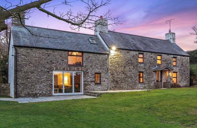 5 bedroom accommodation in Llangrannog