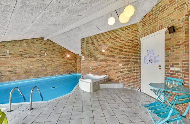 5 bedroom accommodation in Ringkøbing