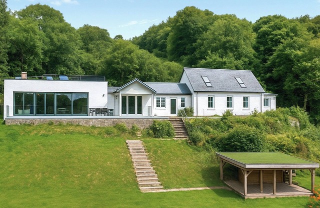 5 bedroom accommodation in Fearnan, near Aberfeldy