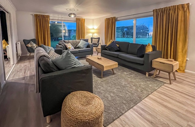 5 bedroom accommodation in Newchurch, near Sandown