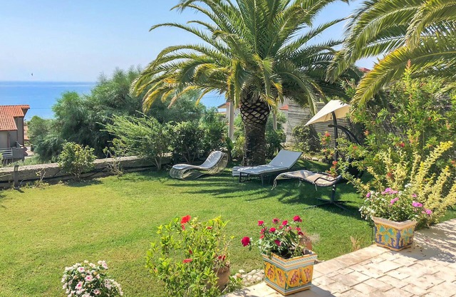 5 bedroom awesome home in Brancaleone